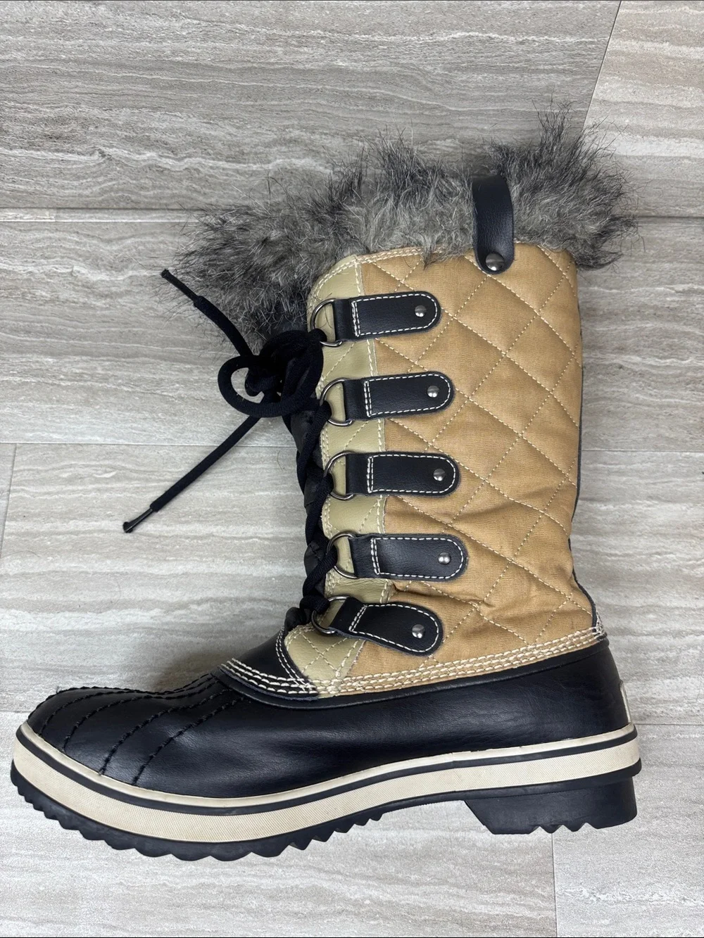 Sorel Tofino II Quilted Faux-Fur Trim Waterproof Winter Boot Womens 9